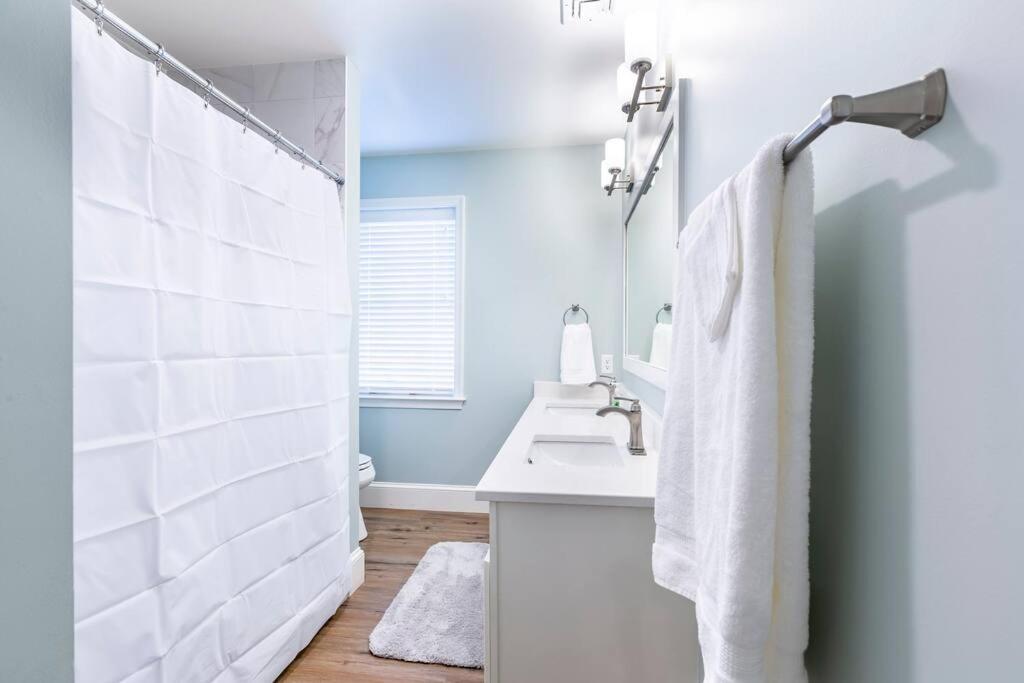 The Queen Place - Updated-Private Backyard Gordonville 외부 사진