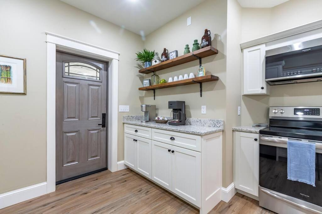 The Queen Place - Updated-Private Backyard Gordonville 외부 사진